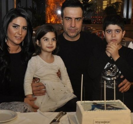 Türkiyəli məşhur müğənni həyat yoldaşından boşandı - FOTO