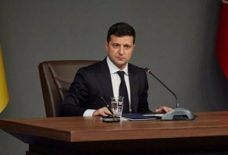 Zelenski Milli Təhlükəsizlik və Müdafiə şuralarını toplayır