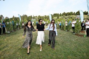 Mehriban Əliyevanın iştirakı ilə “Gənclik” parkında ağacəkmə aksiyası keçirilib
